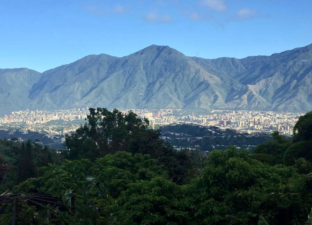 Casa en venta de 3 hab. y 350 m² en Alto Hatillo, Caracas · Ref. CV6364