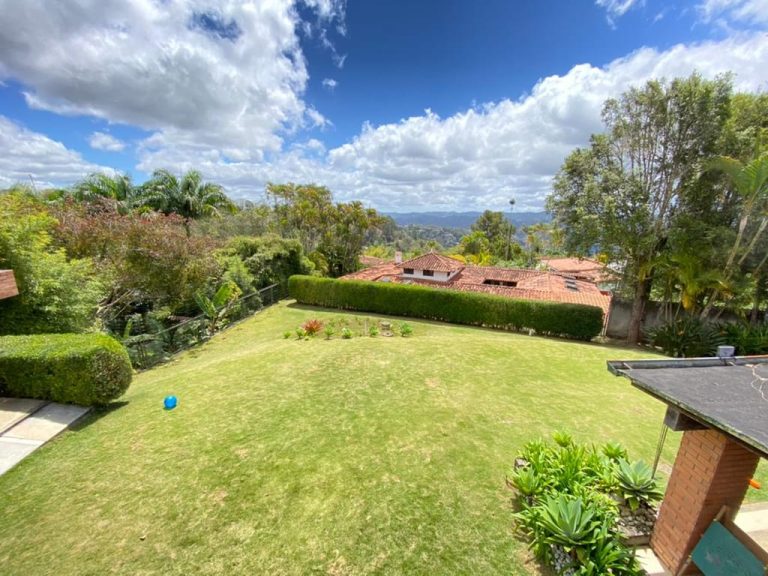 Casa en venta de 4 hab. y 1.300 m² en Oripoto, Caracas
