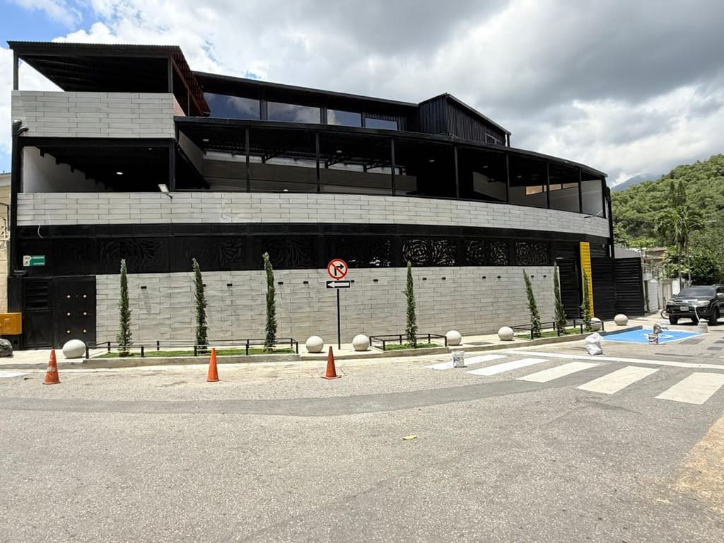 Casa en venta de 1.558 m² en San Román, Caracas