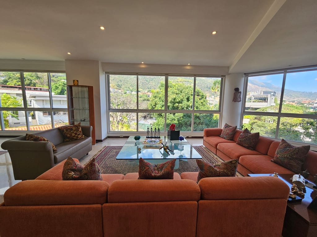Apartamento en venta de 4 hab. y 315 m² en Los Palos Grandes, Caracas