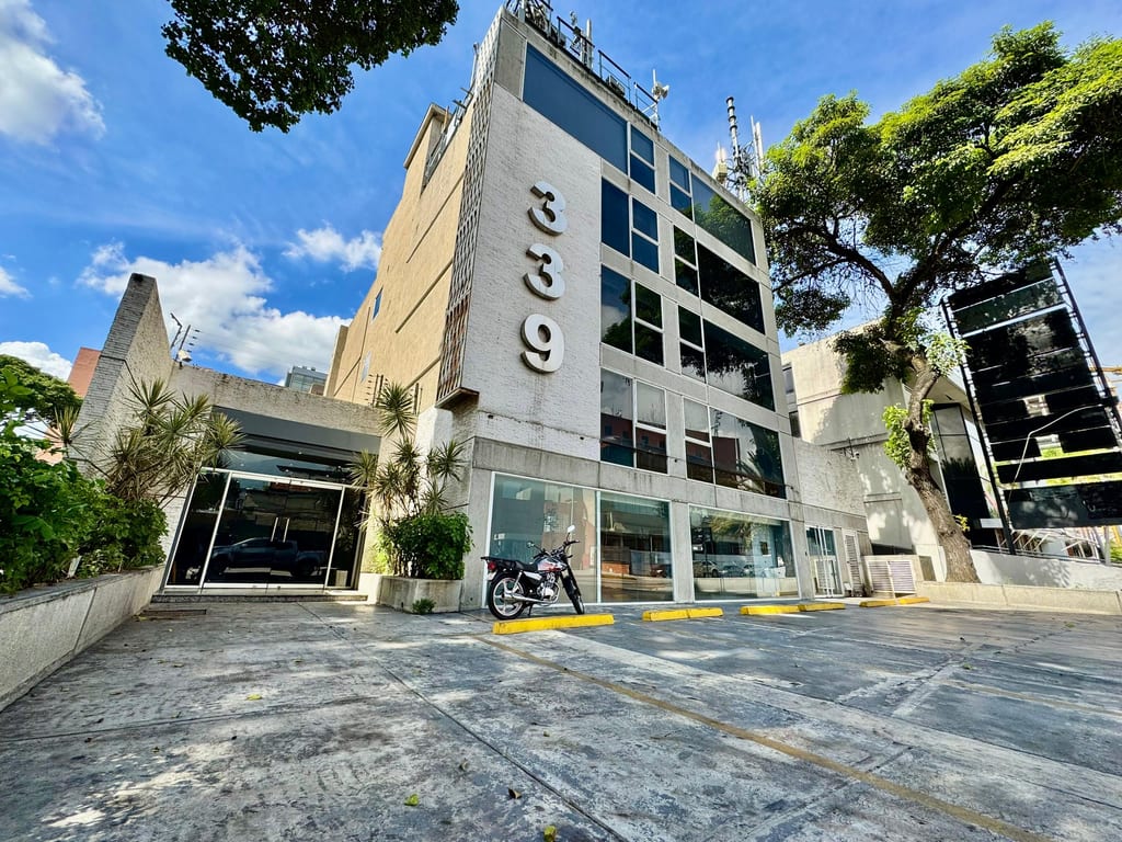 Edificio en venta de 1.100 m² en Las Mercedes, Caracas