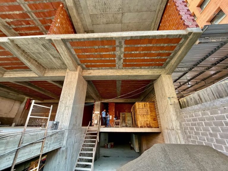 Local comercial en venta de 160 m² en Las Mercedes, Caracas