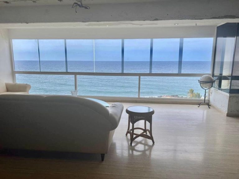 Apartamento en venta de 4 hab. y 660 m² en Caraballeda, Caraballeda