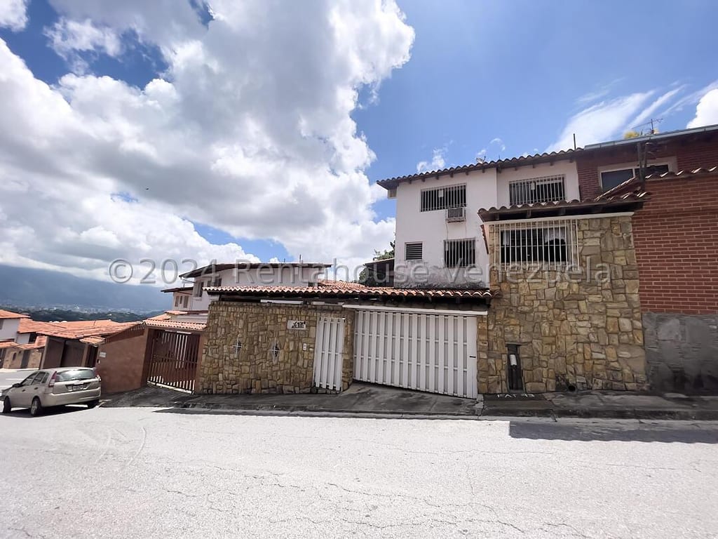 Casa en venta de 4 hab. y 410 m² en Alto Prado, Caracas