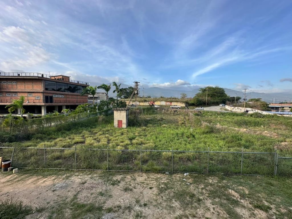 Terreno en venta de 1.803 m² en Guatire, Guatire