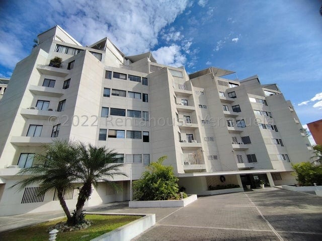 Apartamento en alquiler de 3 hab. y 160 m² en Colinas de Valle Arriba, Caracas