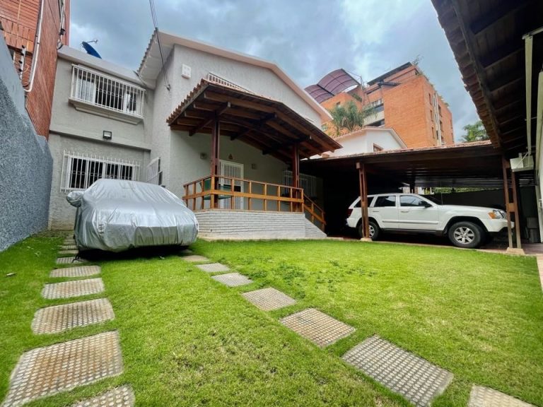 Casa en venta de 3 hab. y 427 m² en Los Palos Grandes, Caracas