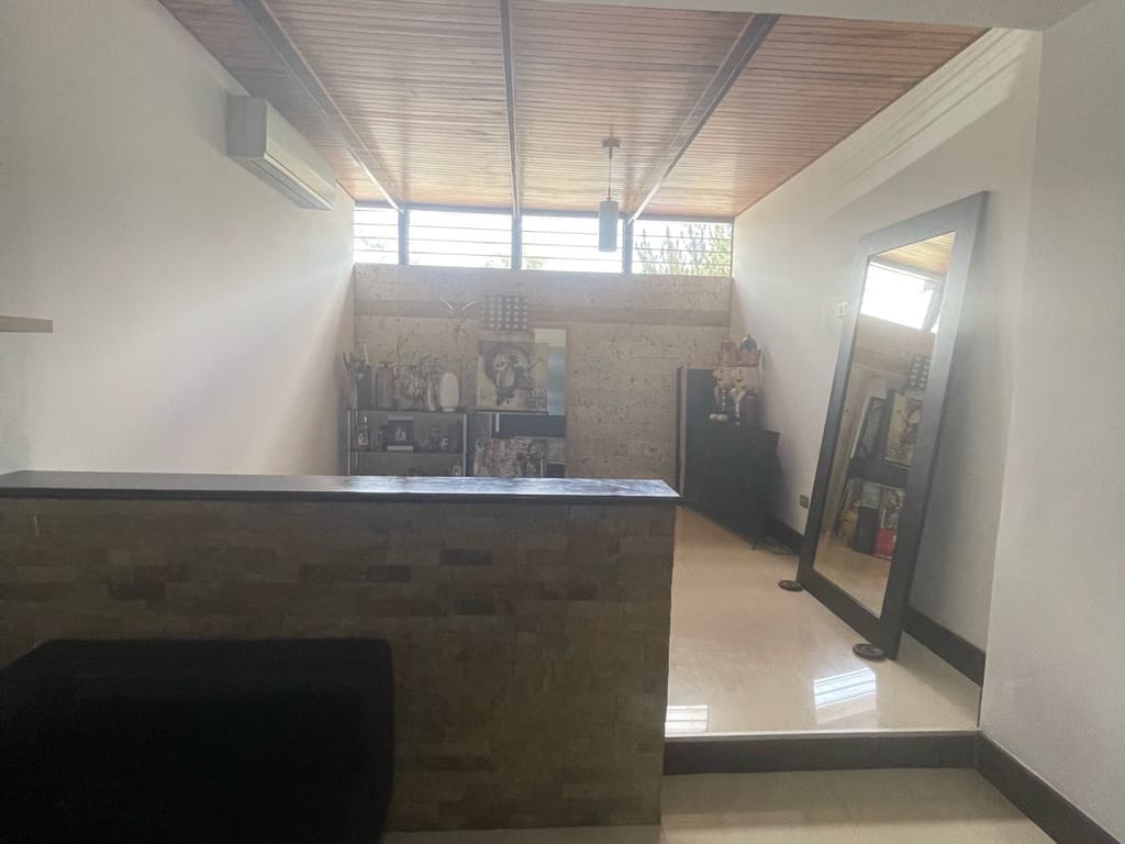 Apartamento en venta de 2 hab. y 123 m² en La Boyera, Caracas