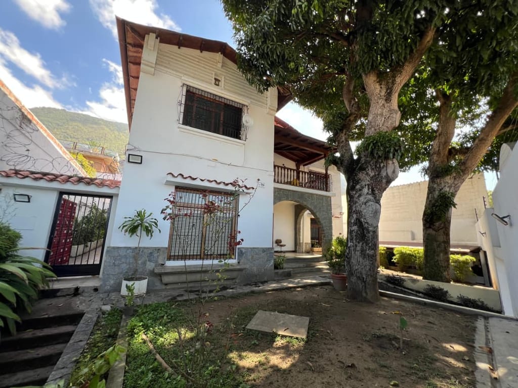 Casa en venta de 13 hab. y 845 m² en Altamira, Caracas