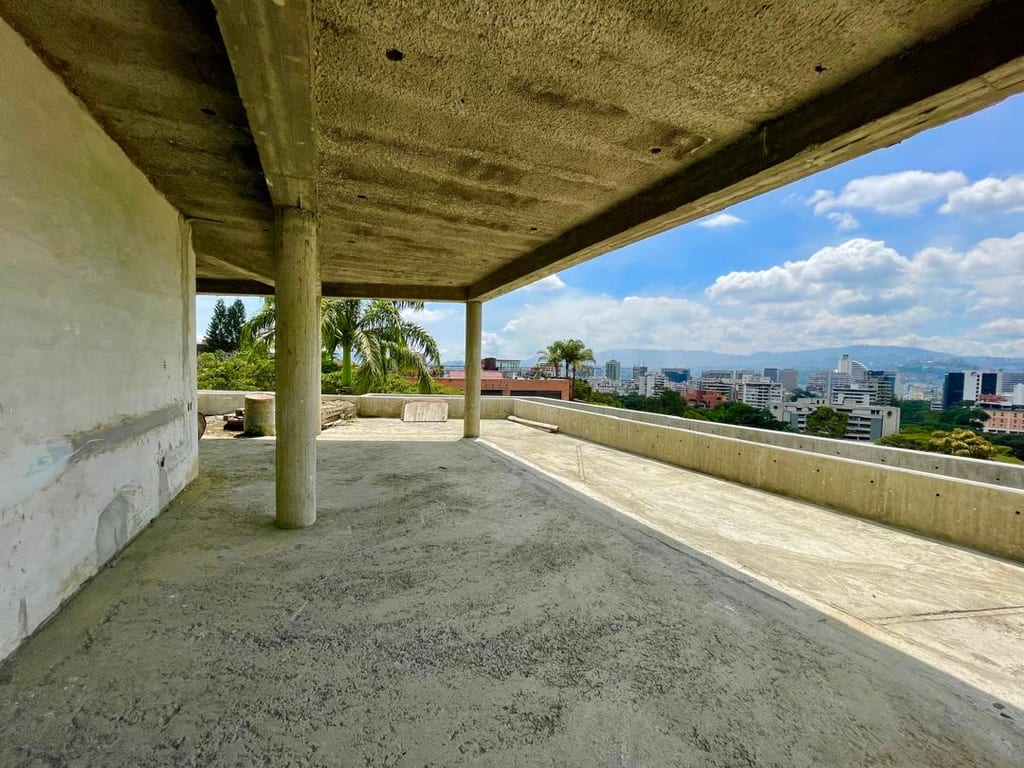 Apartamento en venta de 3 hab. y 750 m² en Altamira, Caracas