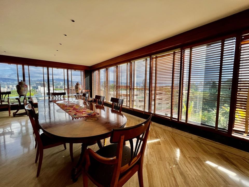 Apartamento en venta de 7 hab. y 950 m² en Altamira, Caracas
