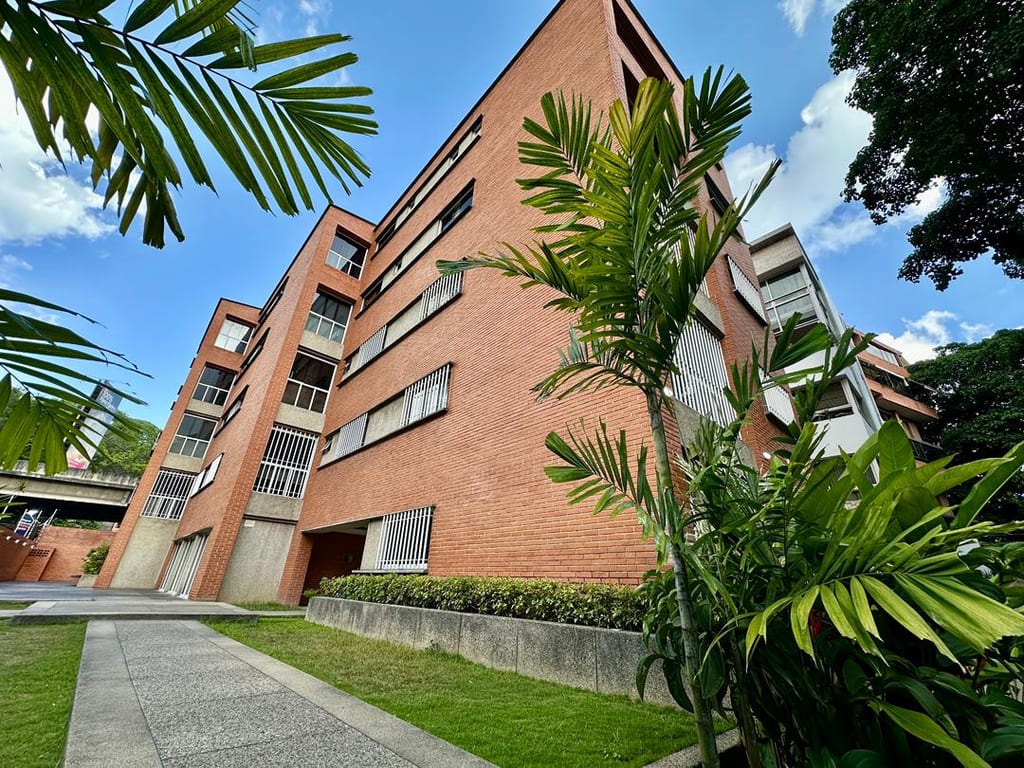 Apartamento en alquiler de 2 hab. y 100 m² en Los Naranjos (Las Mercedes), Caracas
