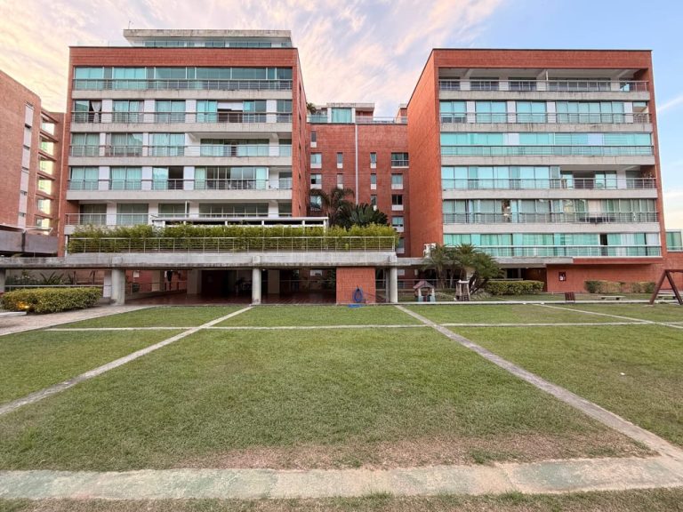 Apartamento en venta de 3 hab. y 134 m² en El Solar de El Hatillo, Caracas
