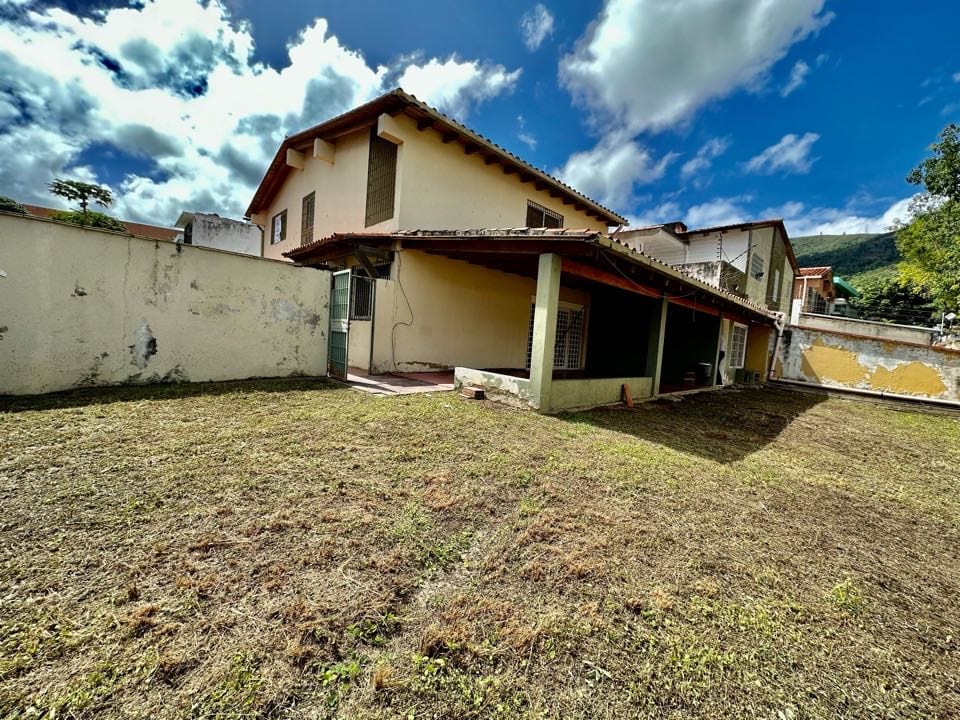 Casa en alquiler de 5 hab. y 500 m² en Caracas