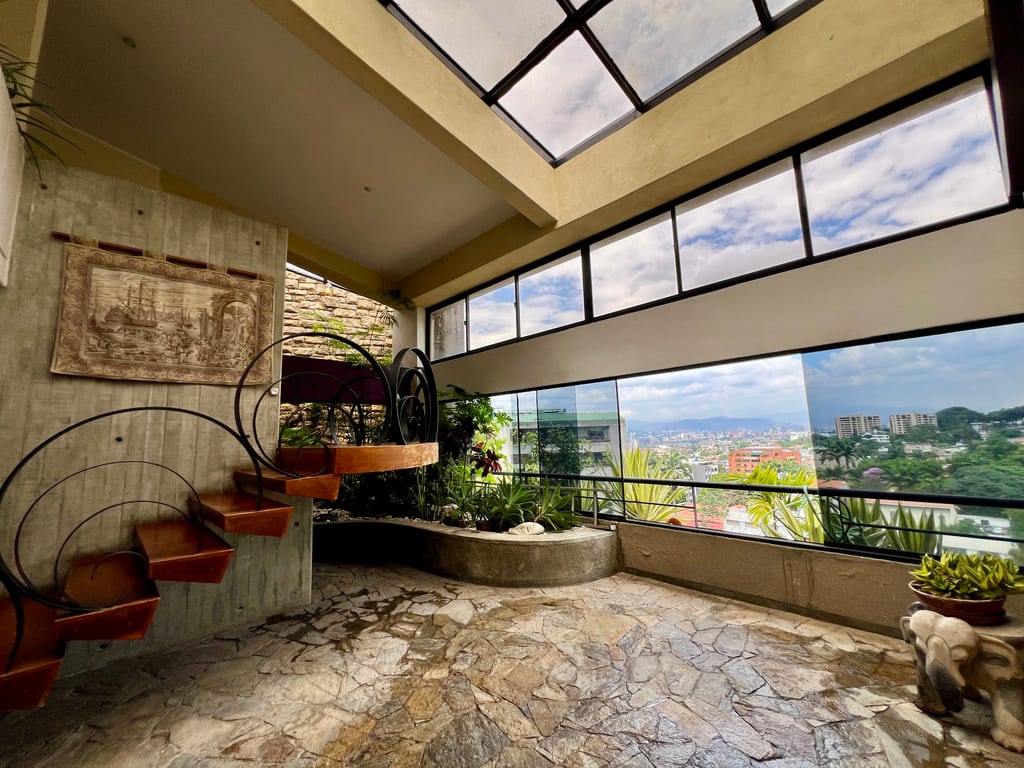 Apartamento en venta de 7 hab. y 511 m² en Sebucán, Caracas