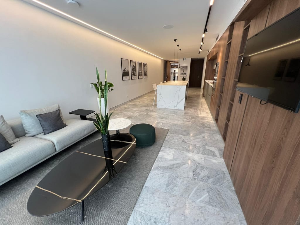 Apartamento en venta de 1 hab. y 120 m² en Las Mercedes, Caracas