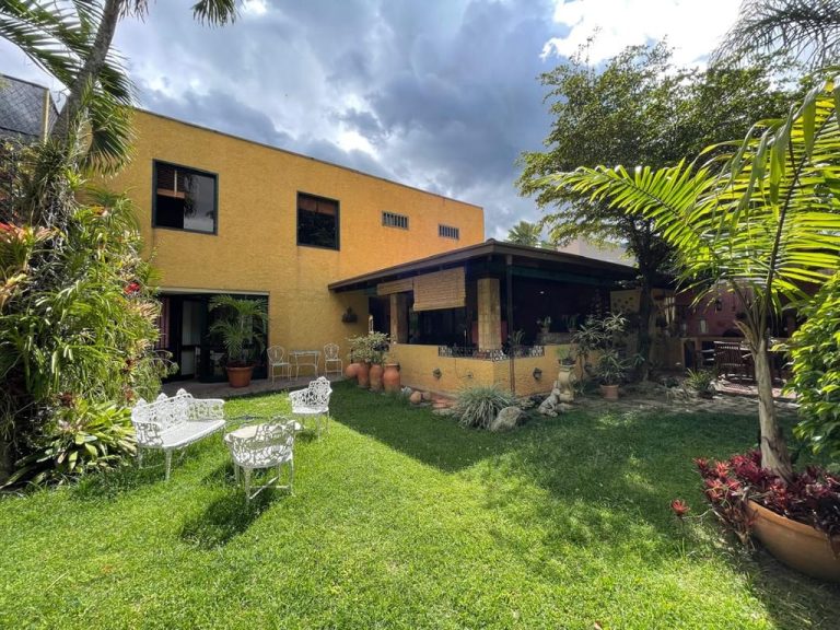 Casa en venta de 4 hab. y 400 m² en Los Palos Grandes, Caracas · Ref. CV6522