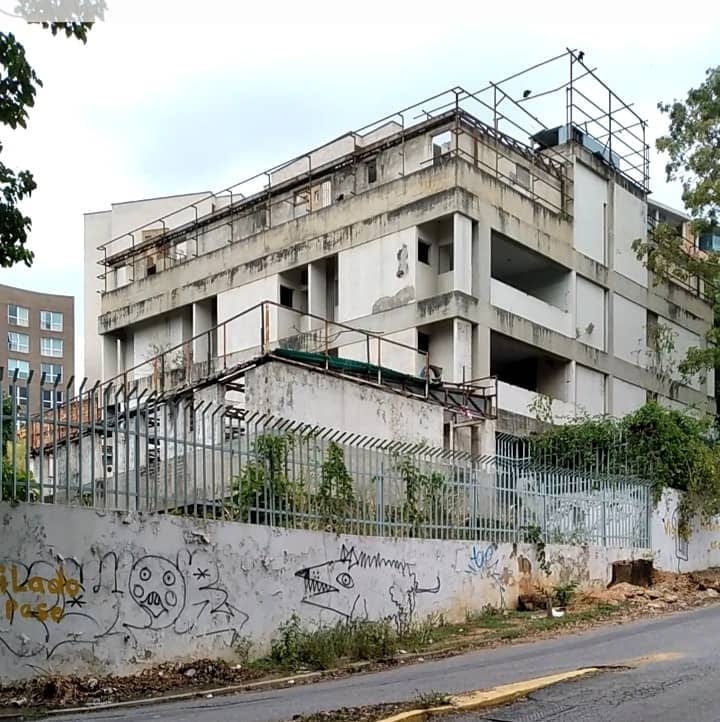 Terreno en venta de 1.800 m² en Las Mercedes, Caracas
