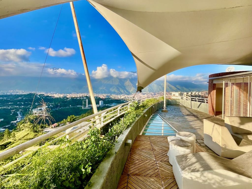 Apartamento en venta de 4 hab. y 650 m² en El Solar de El Hatillo, Caracas