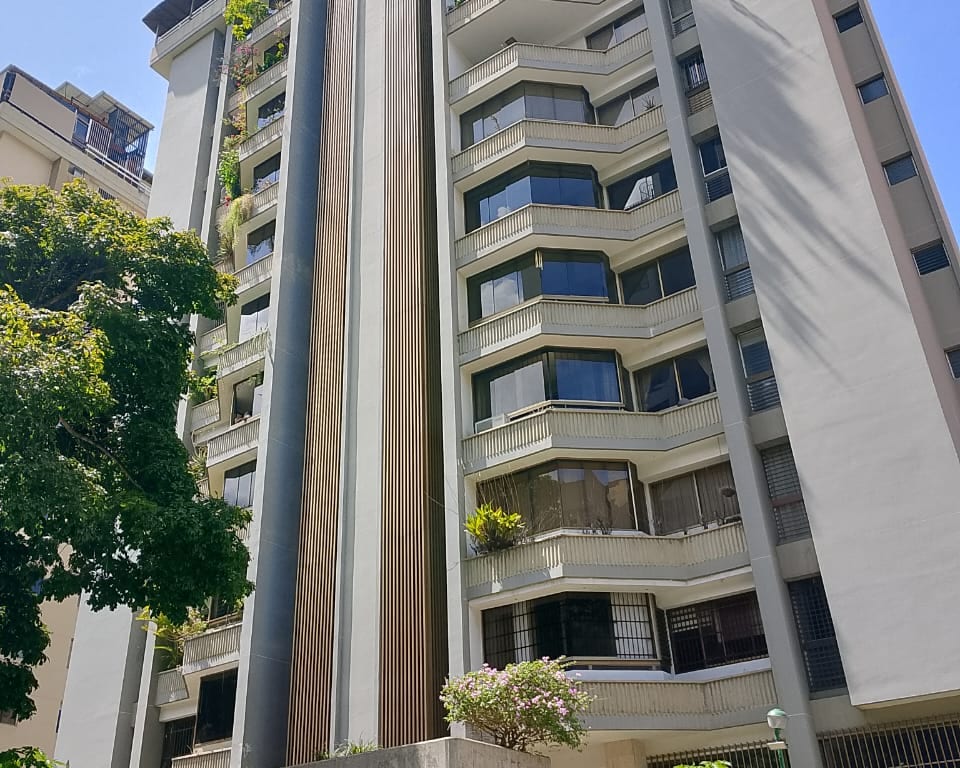 Apartamento en venta de 4 hab. y 600 m² en Terrazas del Avila, Caracas