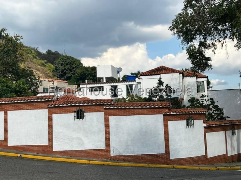 Casa de 8 habitaciones y 405 m² en Prados Del Este, Caracas