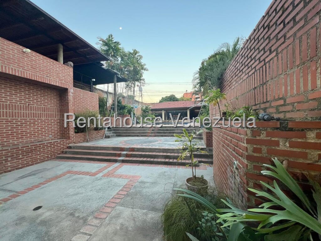 Casa en venta de 9 hab. y 850 m² en Los Chorros, Caracas
