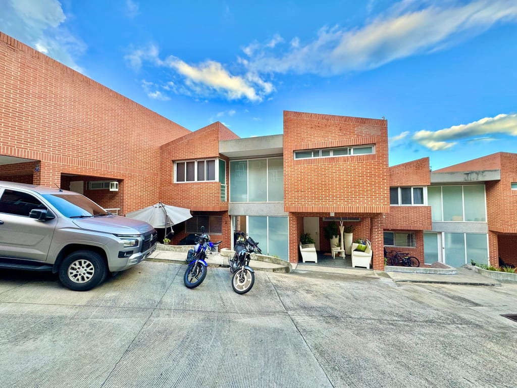 Casa en venta de 3 hab. y 315 m² en Loma Linda, Caracas