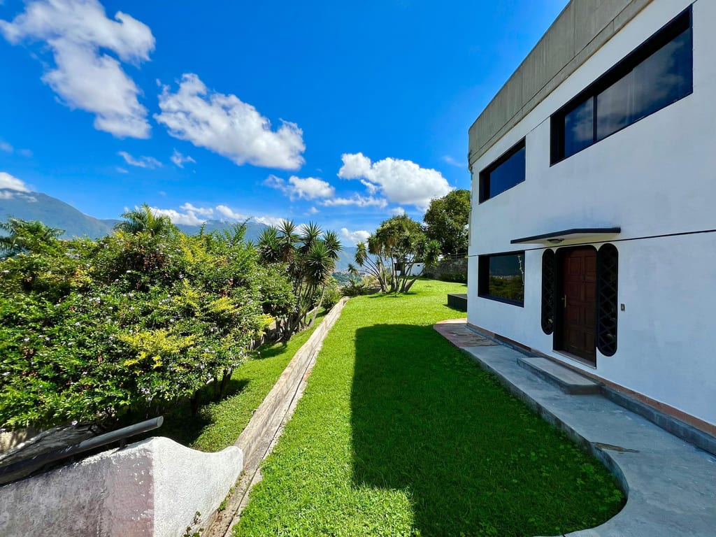Casa en venta de 4 hab. y 1.000 m² en Cerro Verde, Caracas · Ref. CV6582