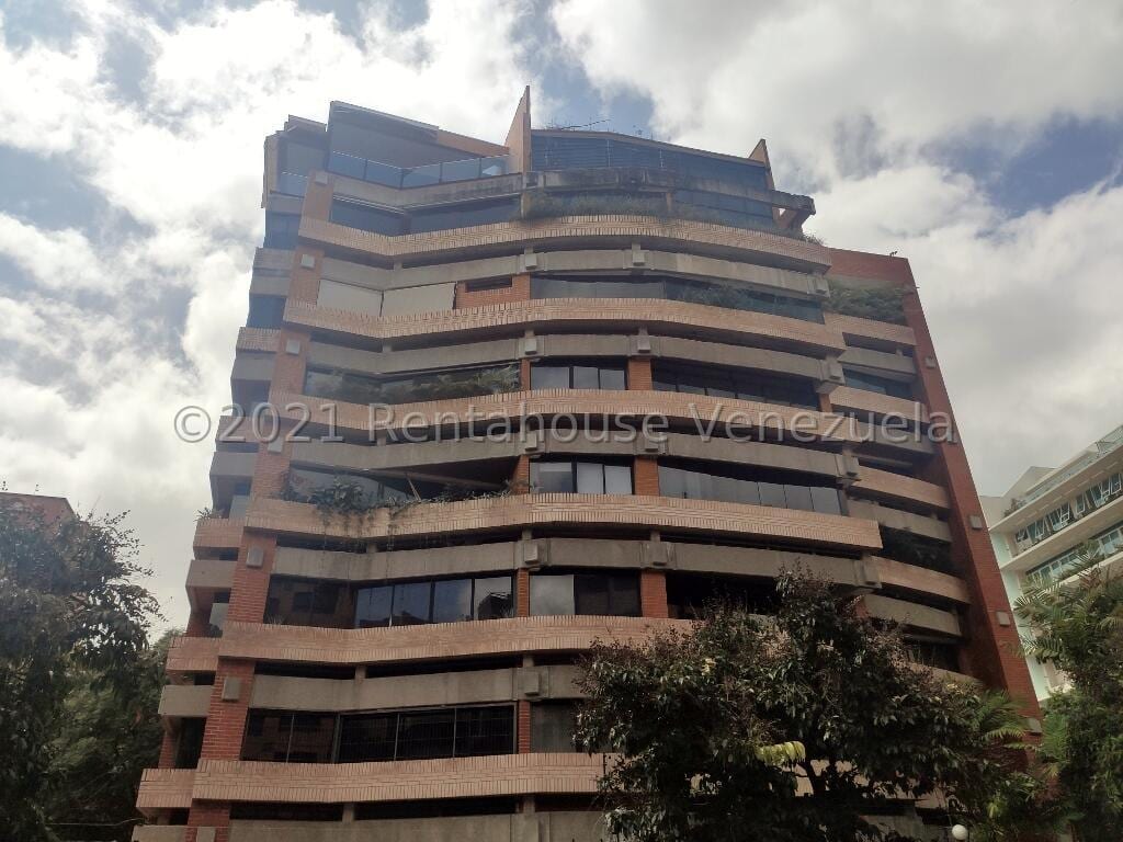 Apartamento en venta de 2 hab. y 188 m² en Campo Alegre, Caracas