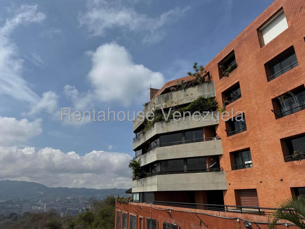 Apartamento en venta de 4 hab. y 330 m² en Colinas de Bello Monte, Caracas