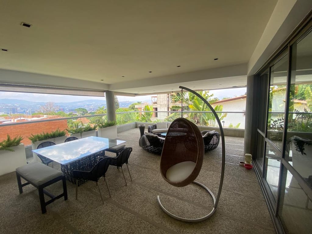 Apartamento en venta de 4 hab. y 500 m² en Altamira, Caracas
