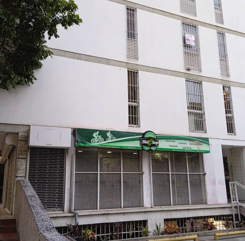 Oficina en venta de 239 m² en Las Mercedes, Caracas