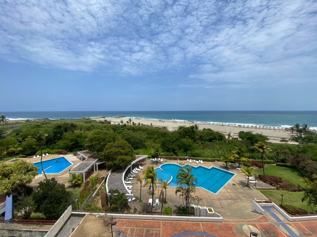 Apartamento en alquiler de 3 hab. y 270 m² en Camurí Grande, Naiguatá