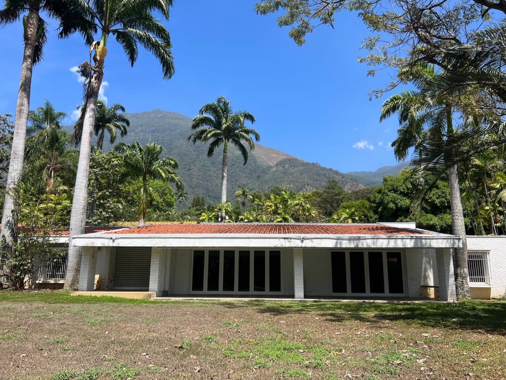 Casa en venta de 6 hab. y 700 m² en Los Chorros, Caracas