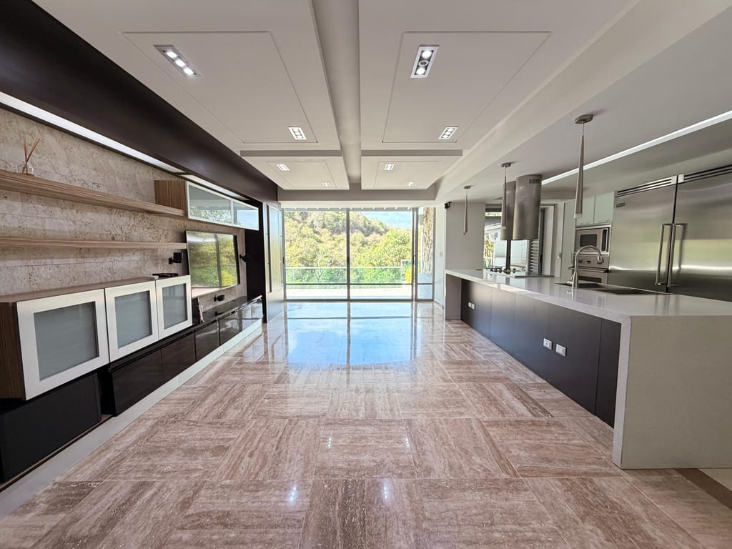 Apartamento en venta de 3 hab. y 149 m² en Lomas de las Mercedes, Caracas