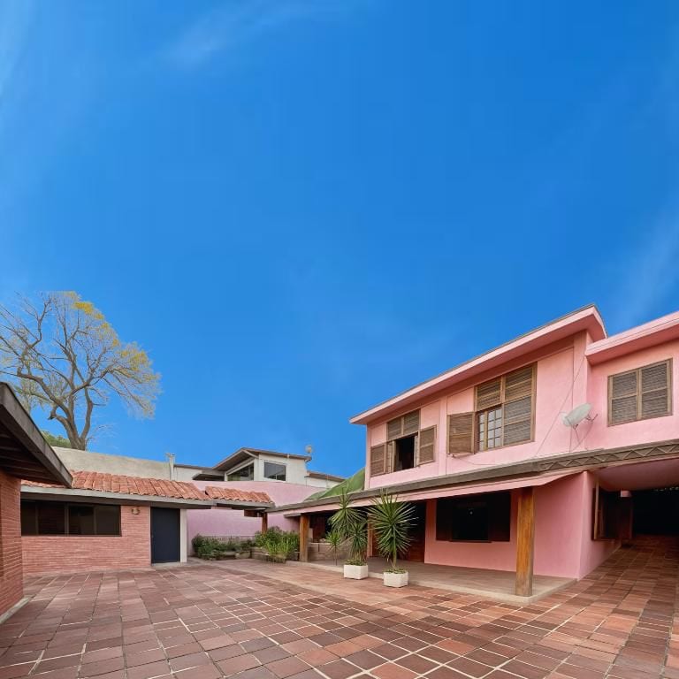 Casa en venta de 7 hab. y 750 m² en Colinas de Bello Monte, Caracas