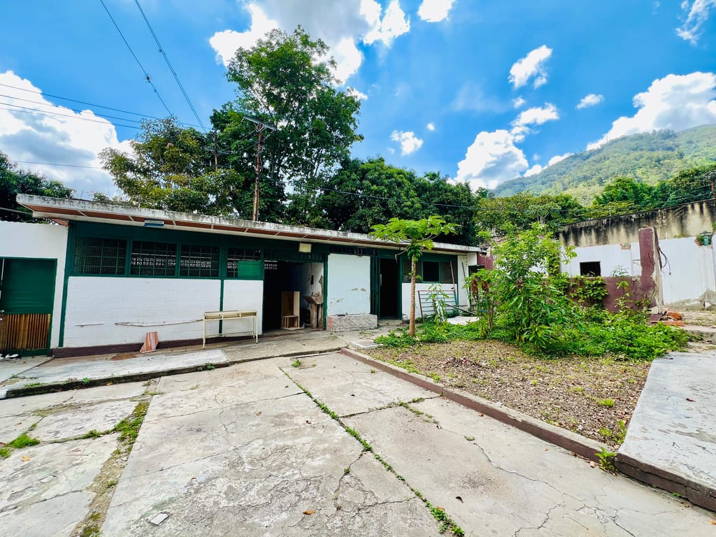 Terreno en venta de 2.017 m² en Alta Florida, Caracas