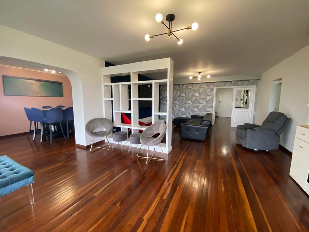 Apartamento en alquiler de 4 hab. y 391 m² en Los Palos Grandes, Caracas