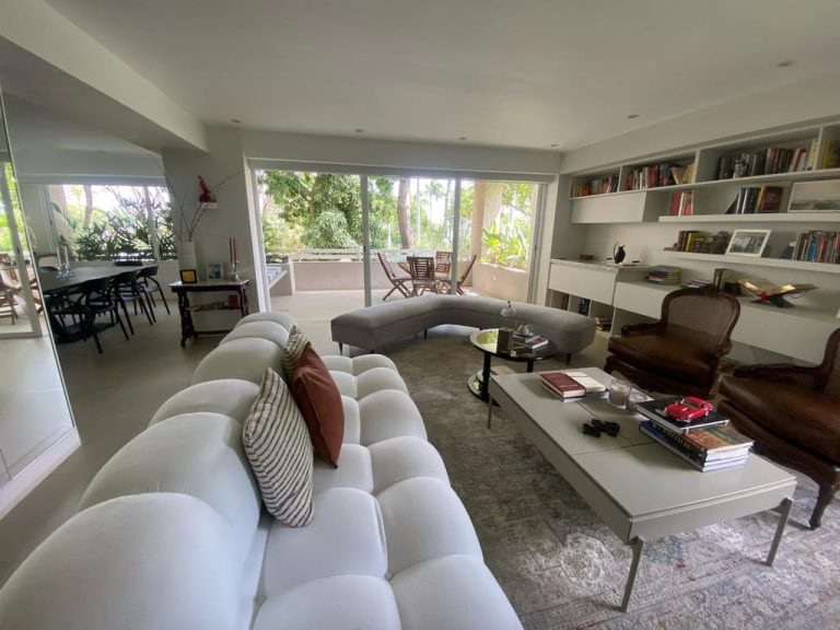 Apartamento en venta de 2 hab. y 232 m² en La Castellana, Caracas