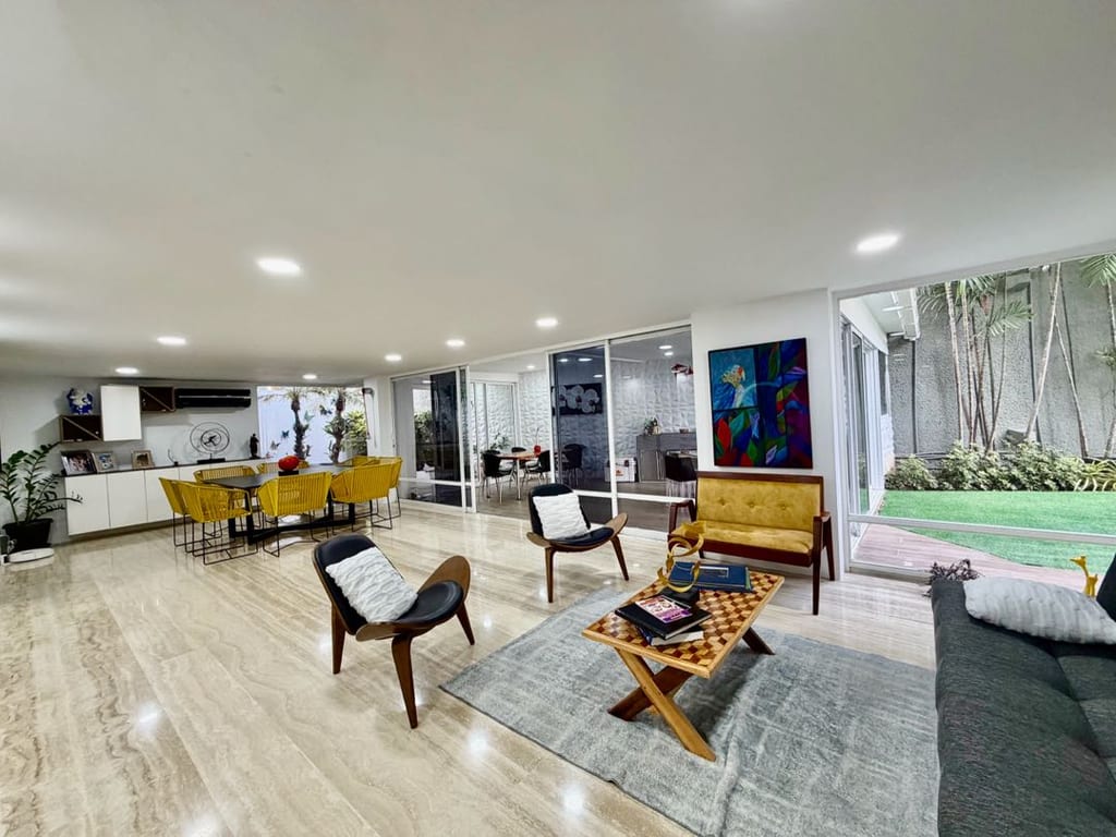 Apartamento en venta de 6 hab. y 310 m² en Los Campitos, Caracas
