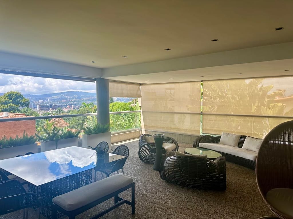 Apartamento en venta de 3 hab. y 500 m² en Altamira, Caracas
