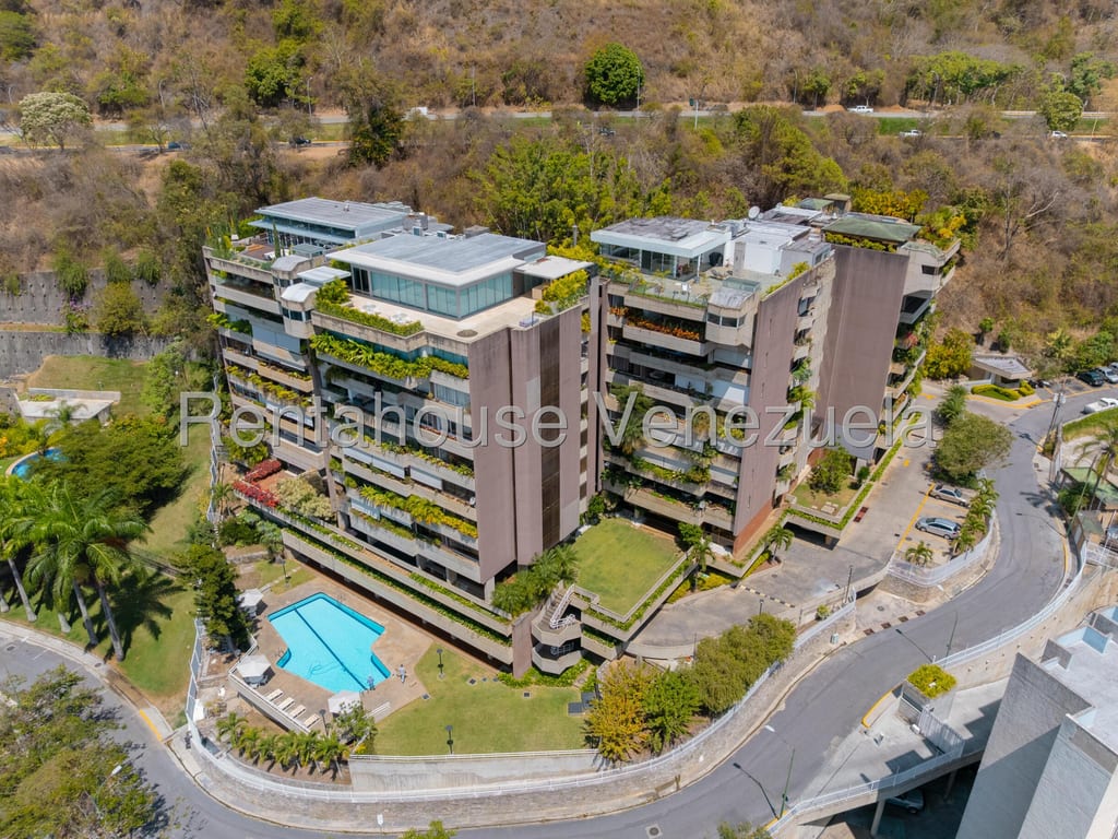 Apartamento en venta de 4 hab. y 768 m² en Altamira, Caracas
