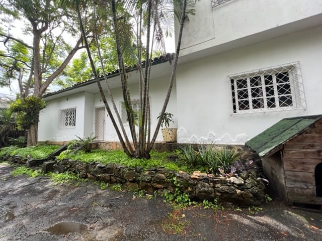 Casa en venta de 6 hab. y 600 m² en Los Palos Grandes, Caracas