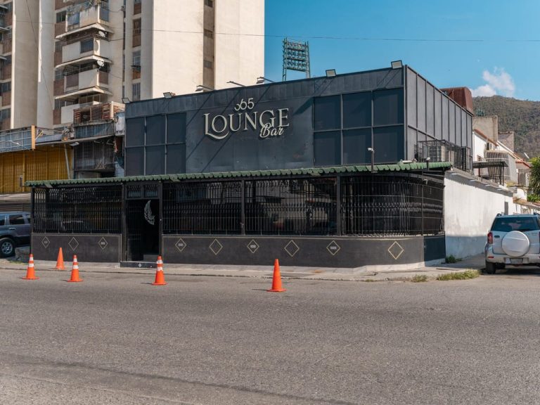 Local comercial en venta de 283 m² en El Paraíso, Caracas
