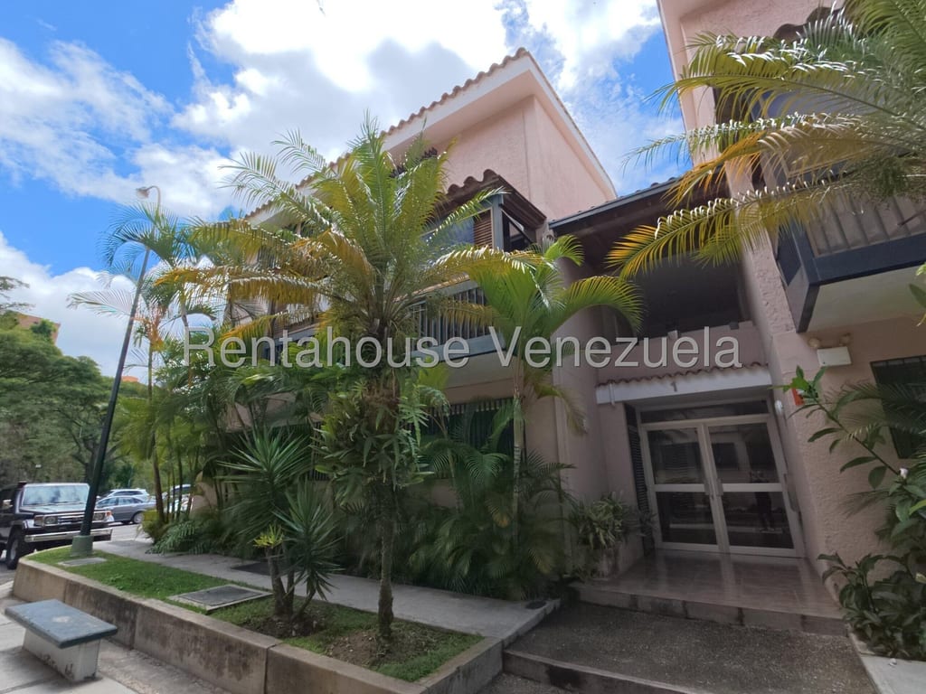 Apartamento en venta de 5 hab. y 300 m² en La Bonita, Caracas