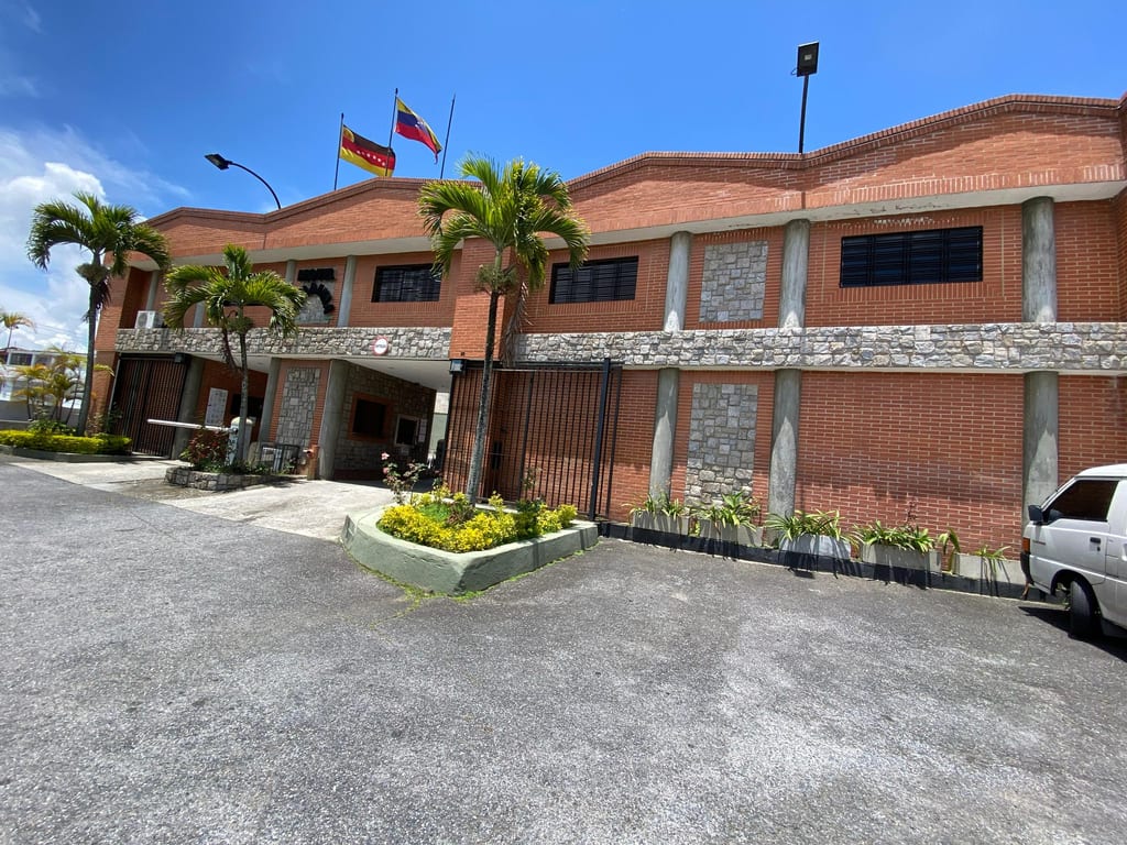 Edificio en Carrizal, Altos Mirandinos
