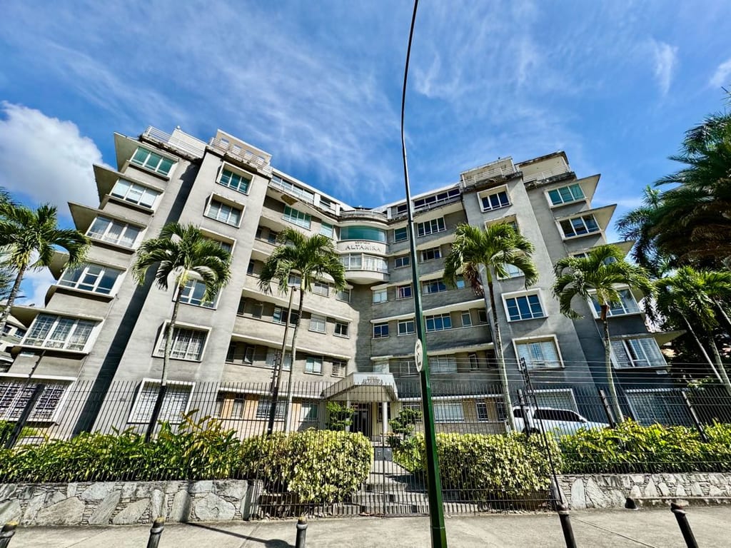 Apartamento en venta de 5 hab. y 526 m² en Altamira, Caracas