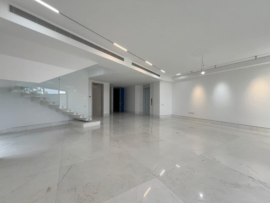 Apartamento en venta de 3 hab. y 709 m² en Altamira, Caracas · Ref. CV6783