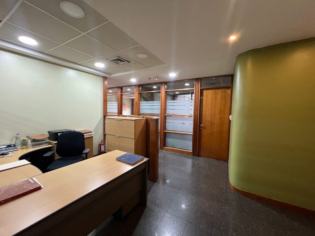 Oficina en alquiler de 250 m² en El Rosal, Caracas