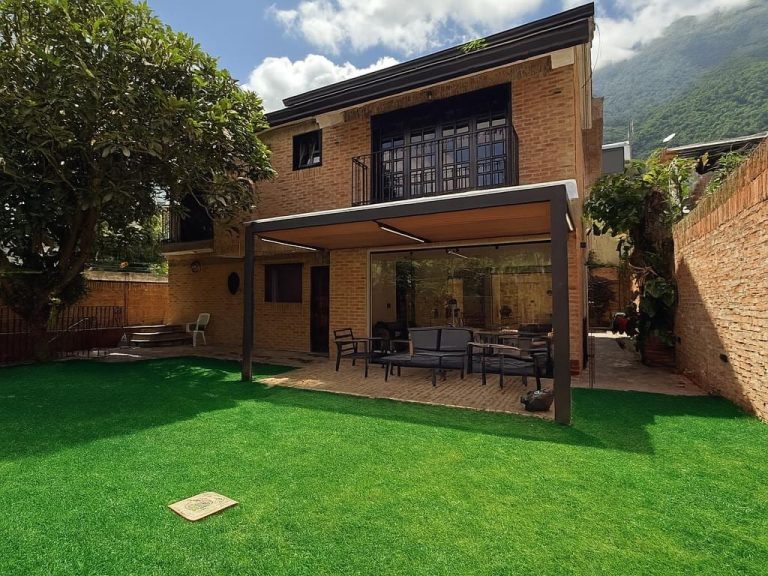 Casa de 5 habitaciones y 450 m² en Los Palos Grandes, Caracas